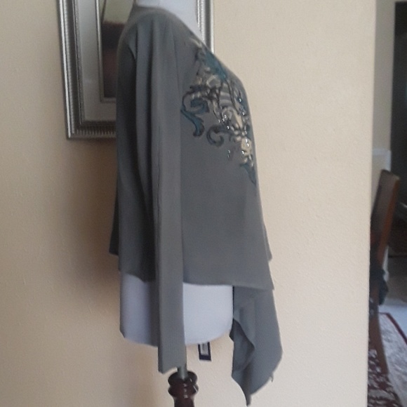 APT.9 Sweater (women's) - Picture 7 of 8